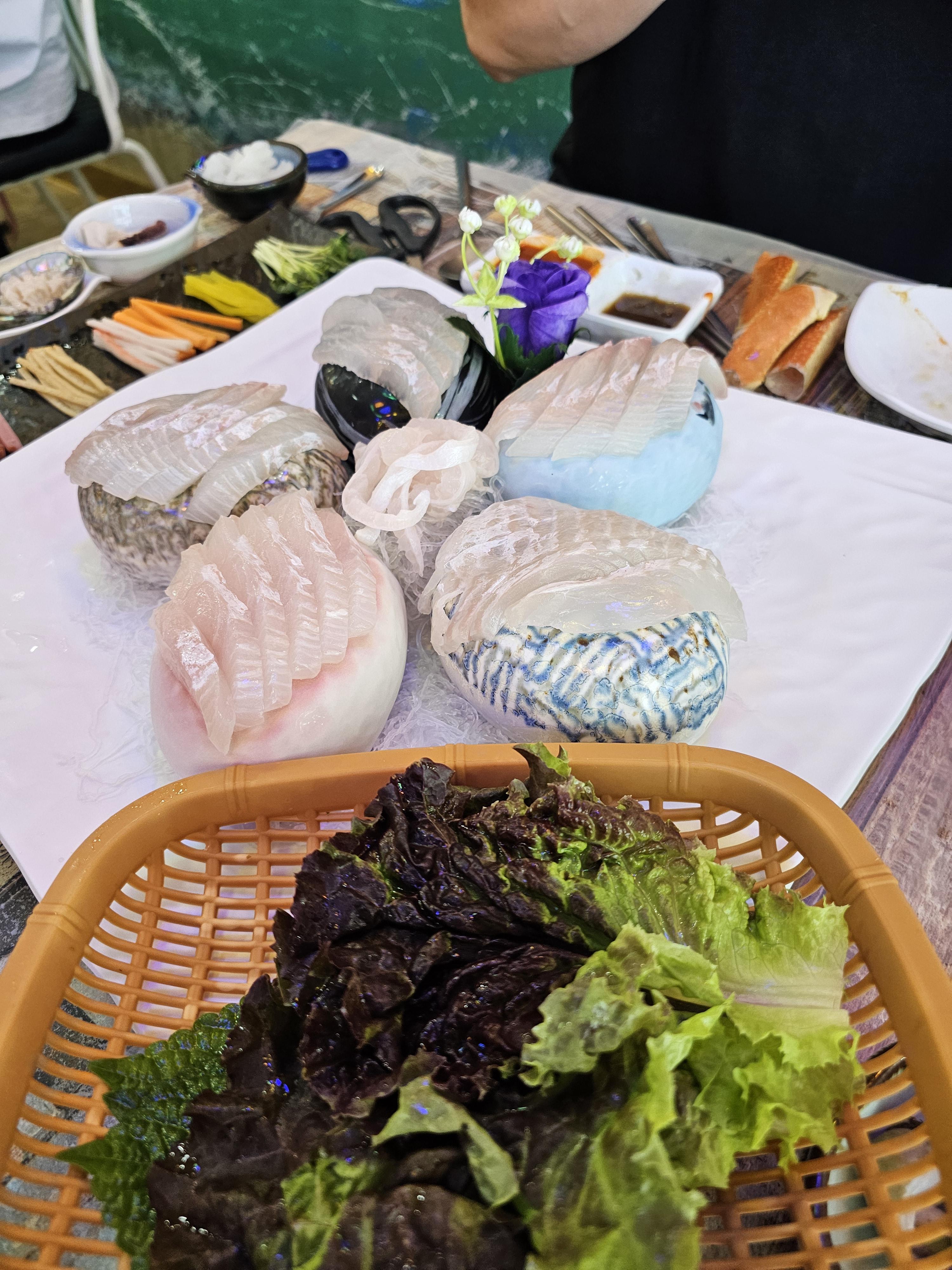 일출대게횟집 사천항맛집