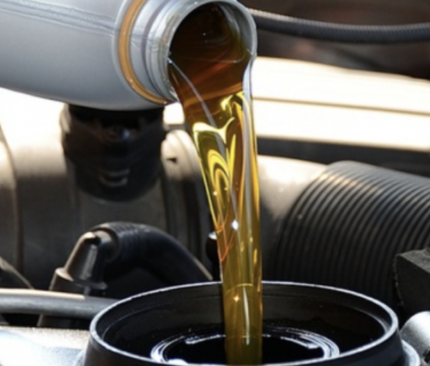 자동차 엔진오일 교환주기 및 교환비용 알아보기