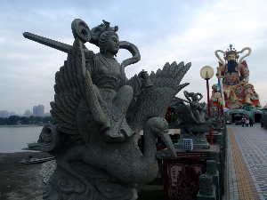 가오슝 여행 추천 연지담 