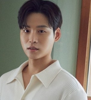 윤지온 프로필
