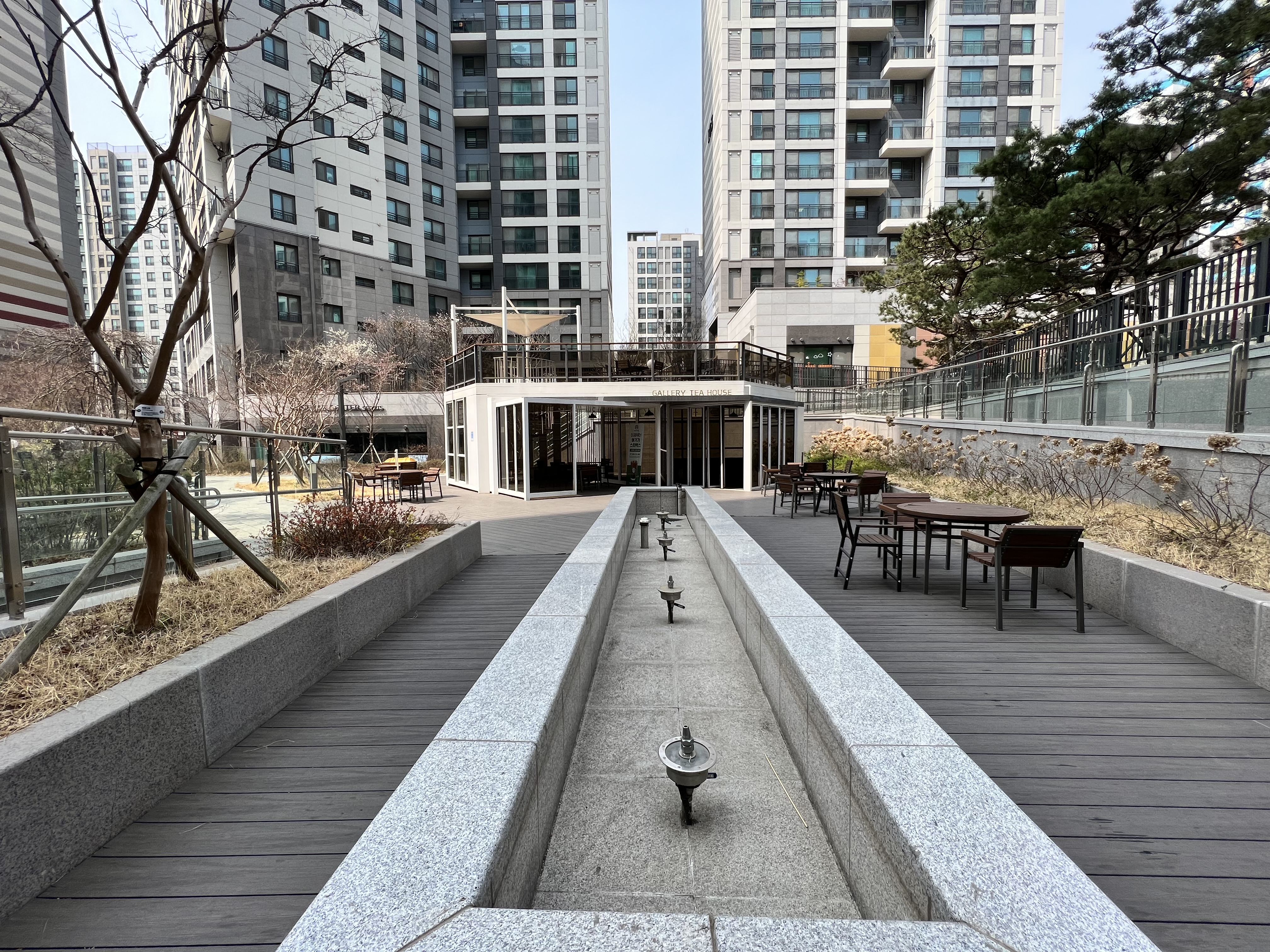 DMC롯데캐슬더퍼스트 갤러리 티 하우스