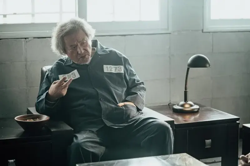 넷플릭스 돌풍에서 강 회장 역을 맡은 박근형