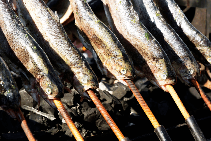 겨울 여행 얼음낚시 체험과 빙어축제