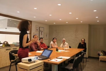 사무실-근무-직장인들