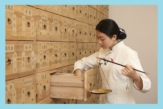 한의원-약재-서랍