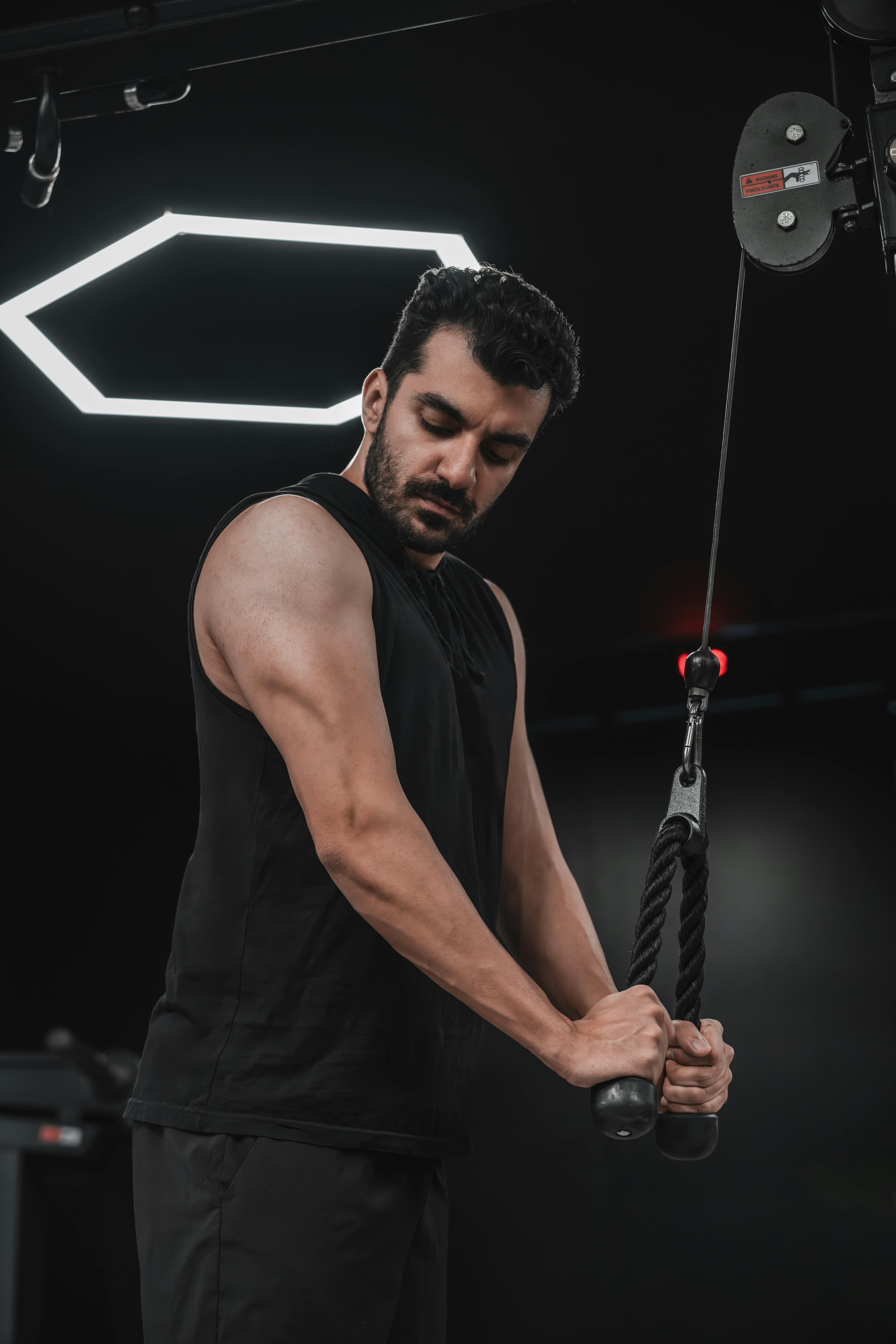 헬스장 초보를 위한 가이드 (운동 기초, 올바른 식단, 효과적인 루틴 구성)