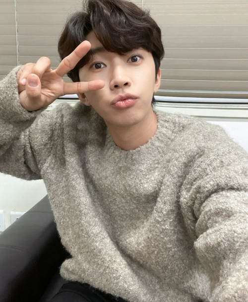 임영웅 모래 알갱이 가사 무료 연속듣기 사이트 바로가기