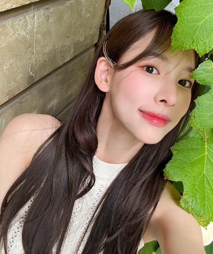 긴머리여성의모습