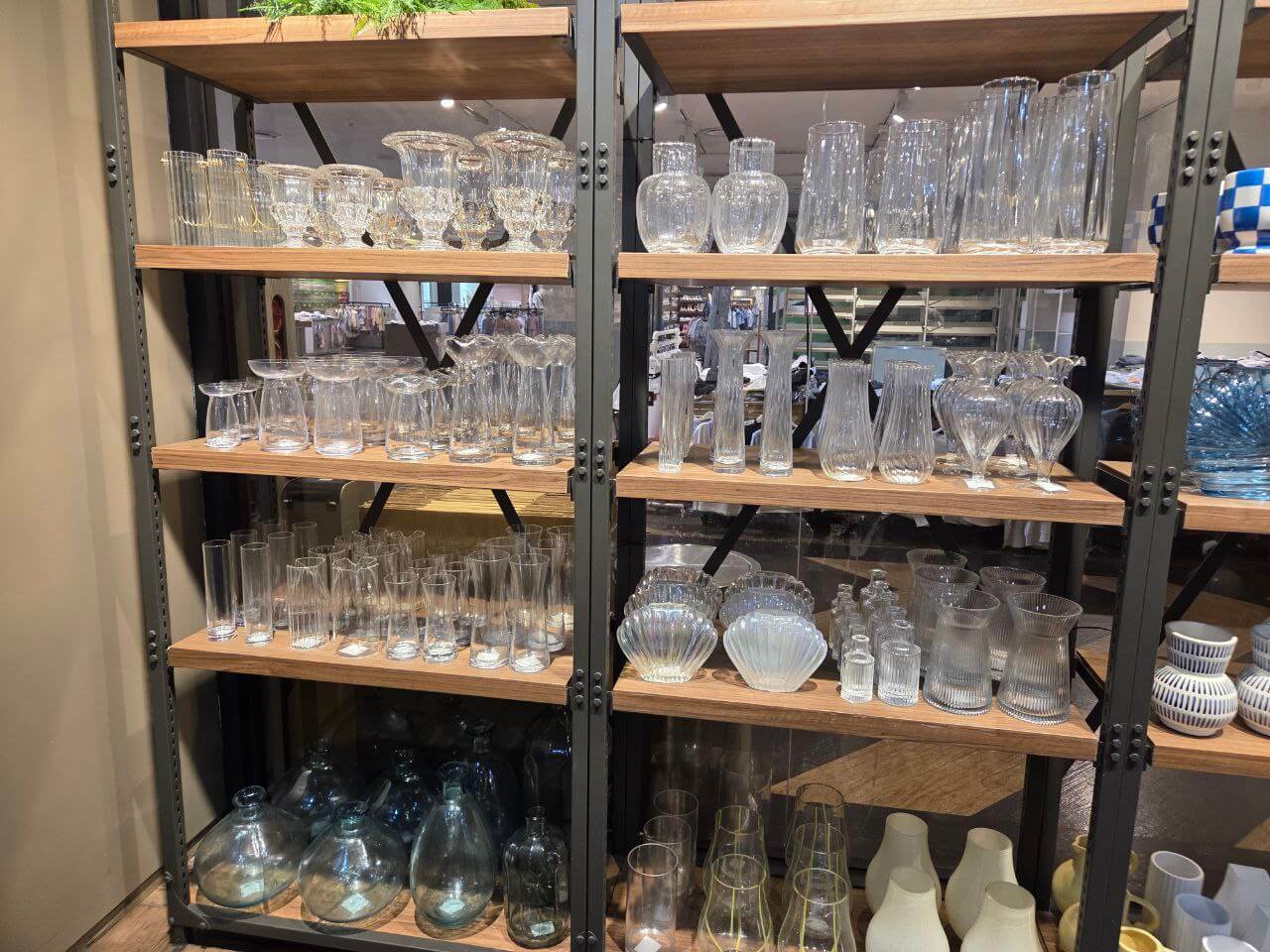 모던하우스 종류별 그릇과 감성 가득한 추천 소품