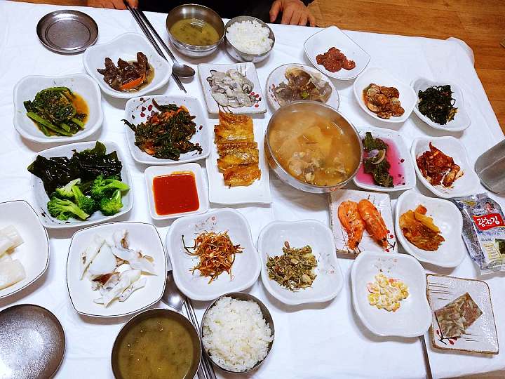 토요일은 밥이좋아 예산 수덕사 산채정식 맛집 영양 돌솥 청국장 더덕 구이 한정식 예산10미 현지인 추천 토밥 좋아 방송정보