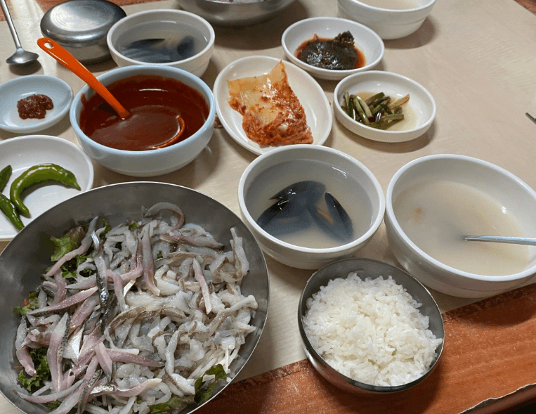 토밥 토요일은 밥이 좋아 제철 회덮밥 경주 맛집