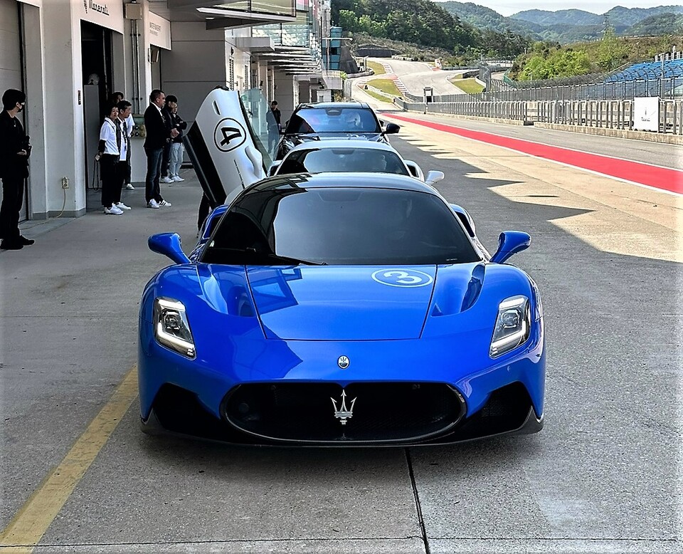 [시승] &quot;강렬함과 감성의 조화&quot; 서킷서 만난 삼지창&#44; 마세라티 &#39;그레칼레·MC20&#39;