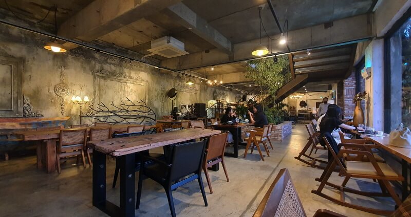 이국적인-유럽풍-카페-대너리스