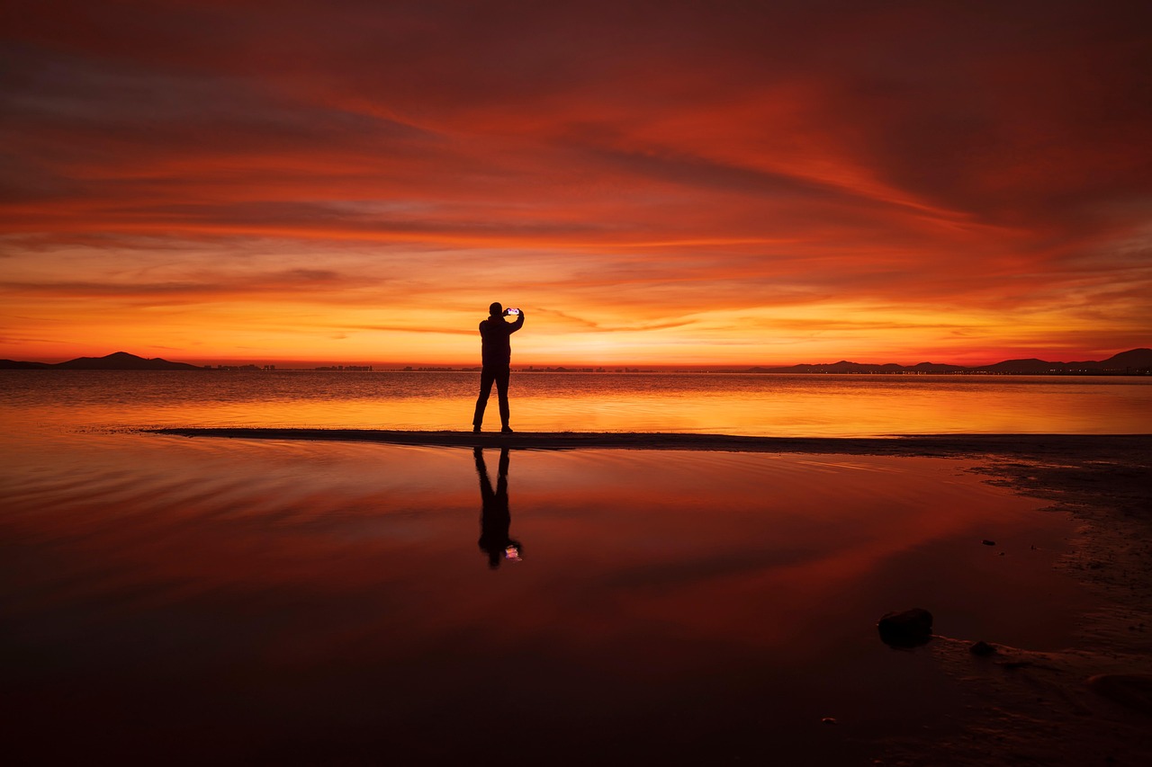 중장년 맞춤 동남아 여행지 일몰 사진