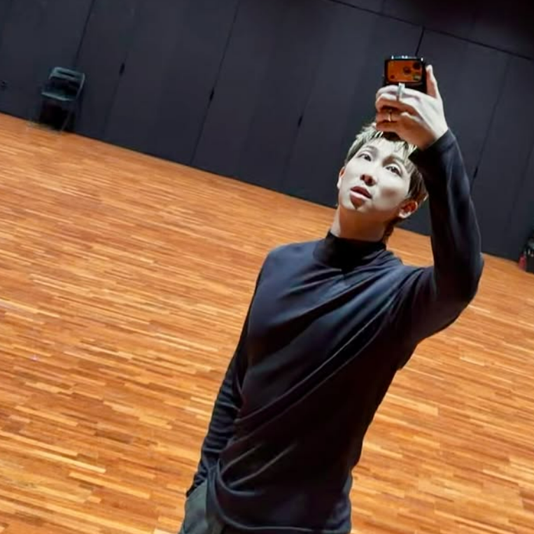 방탄소년단 RM 부상 BTS 공연 광화문