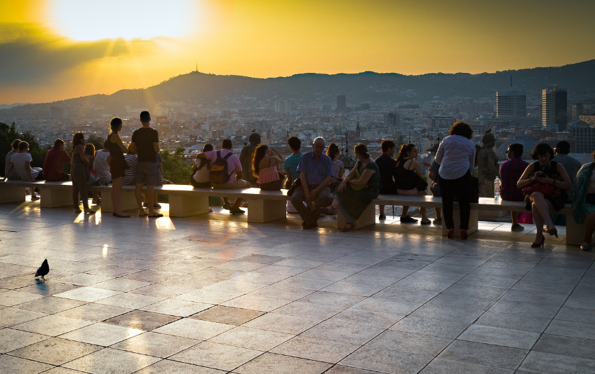 스페인의 하루는 &lsquo;시간대&rsquo;가 아니라 &lsquo;리듬&rsquo;으로 움직인다