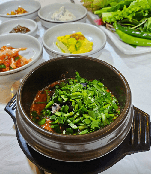 토밥 토요일은 밥이 좋아 우렁이 강된장 쌈밥 경주 맛집