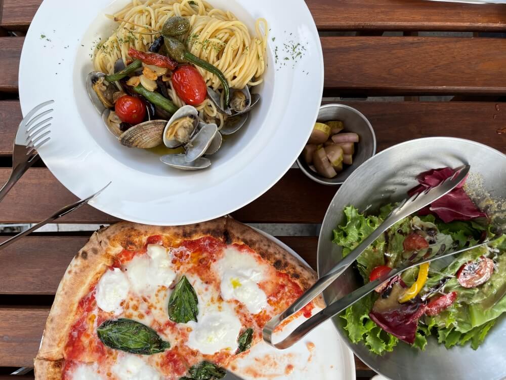 브런치-카페-뒤란-주문한-세트메뉴-음식들