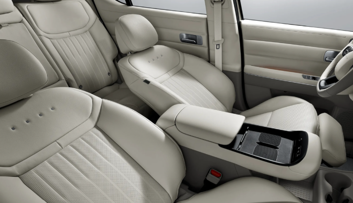 The all-new NEXO 실내 사진