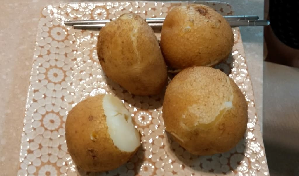 포슬포슬하게 쪄낸 감자