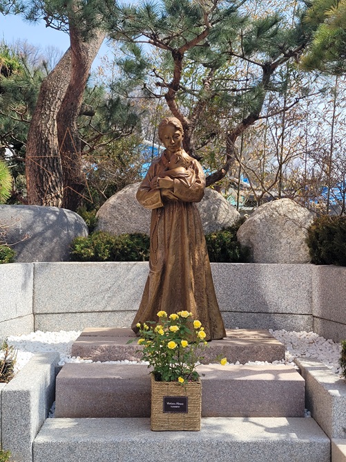 항동성당 성모자상