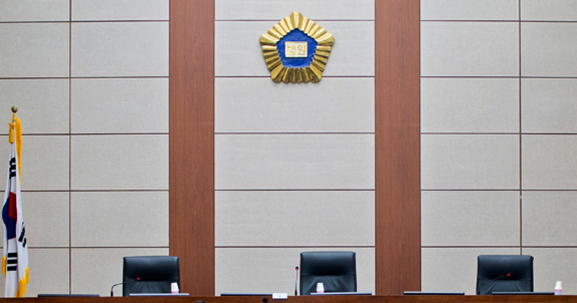 법원-판사-좌석