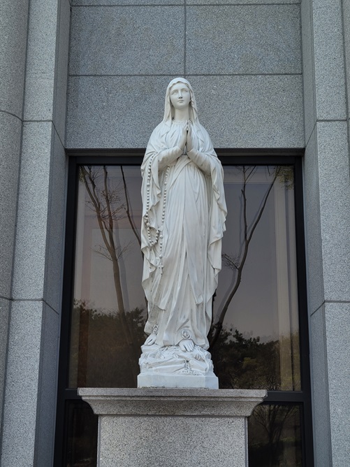 대전 만년동성당 성모상