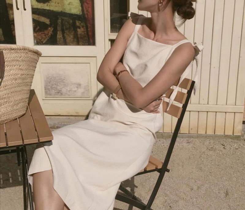 루어스룸 자체제작 쭈그리 주름 어깨 리본 스트랩 끈나시 민소매 스퀘어넥 뷔스티에 h라인 롱원피스