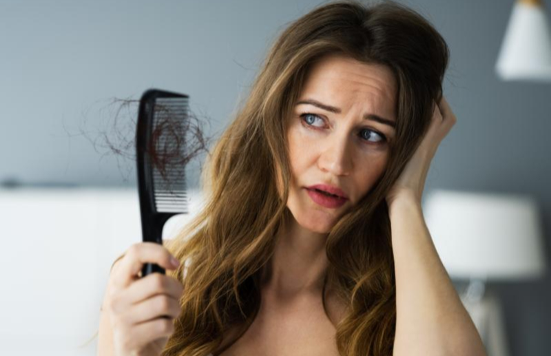 머리가 빠지는 현상 '탈모'