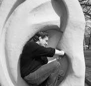 귀에서 소리가 나는 이유