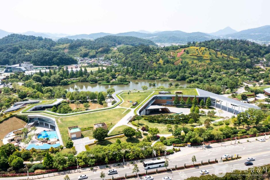 65세이상무료입장&amp;#44; 경로우대무료&amp;#44; 가을여행지추천&amp;#44; 어르신무료명소&amp;#44; 창덕궁후원&amp;#44; 서울대공원무료&amp;#44; 국립수목원무료&amp;#44; 국립세종수목원&amp;#44; 순천만국가정원무료&amp;#44; 남이섬경로우대&amp;#44; 조선왕릉무료&amp;#44; 노인무료입장&amp;#44; 신분증무료입장&amp;#44; 경로우대할인&amp;#44; 창덕궁후원예약&amp;#44; 국립수목원예약&amp;#44; 국립수목원차량예약&amp;#44; 순천만갈대&amp;#44; 순천만국가정원휴무&amp;#44; 서울대공원경로&amp;#44; 코끼리열차실버요금&amp;#44; 동구릉&amp;#44; 선정릉&amp;#44; 서오릉&amp;#44; 가을고궁산책&amp;#44; 부모님가을여행&amp;#44; 어르신가을나들이&amp;#44; 65세혜택&amp;#44; 시니어여행&amp;#44; 황금길가이드