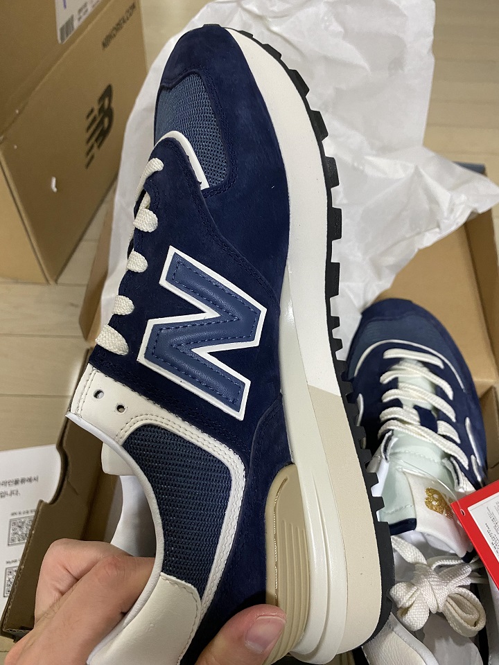 파란-운동화-안쪽-옆면-모습