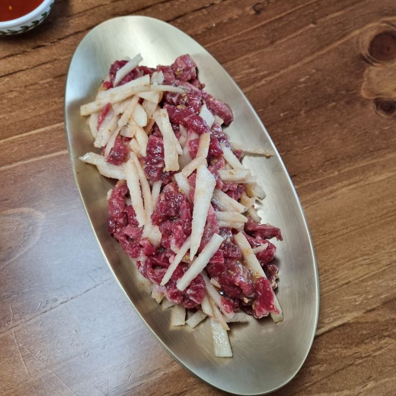 홍박사-한우-생고기-육회