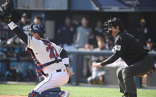 KBO 이민호 심판 계약해지 해고 배경