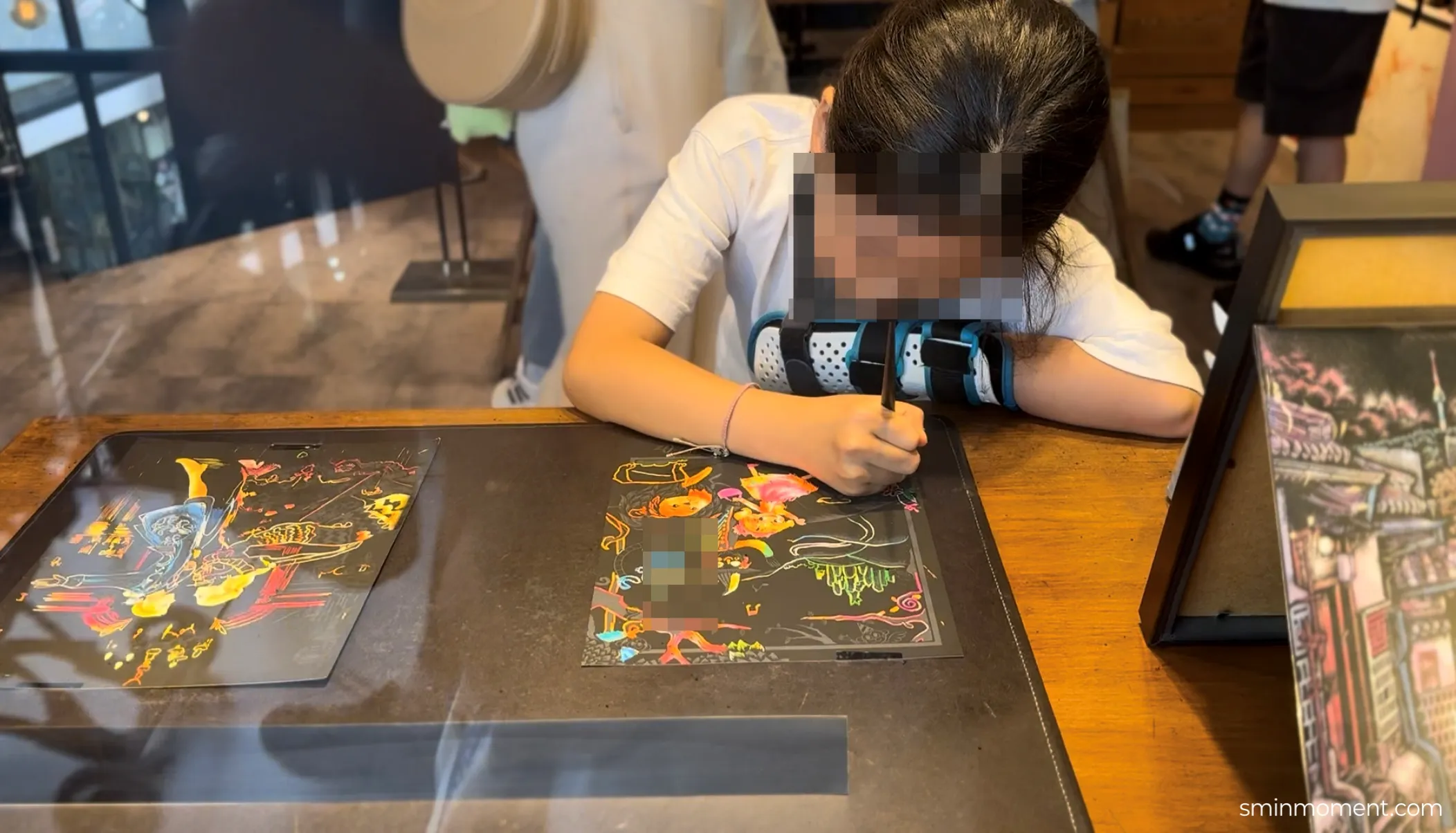 서울-나들이-인사동-볼거리-쌈지길-체험-스크래치페이퍼-사유디자인-집중