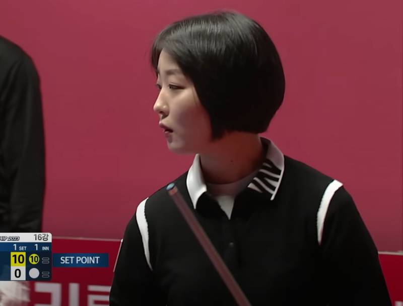 퍼펙트큐 달성을 위해서 남은 마지막 1점을 설계하고 있는 이유주 당구선수