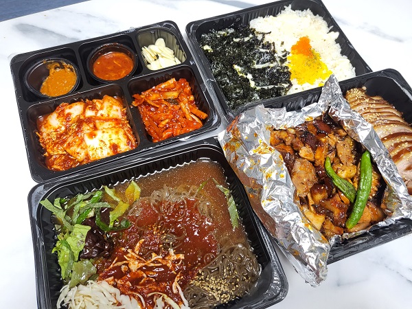 청담족발 반반족발 막국수 주먹밥 기본반찬