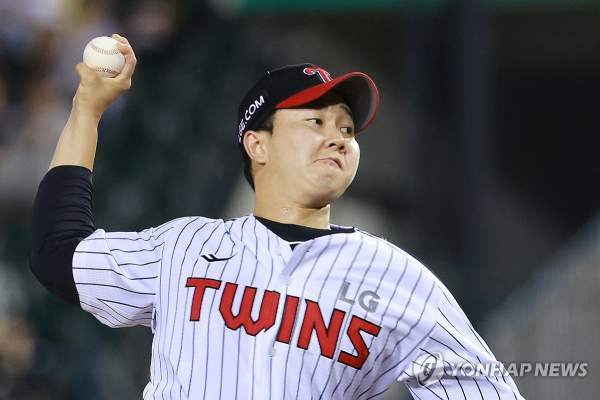 유영찬 부상 말소 및 팔꿈치 정밀 검사 일정 안내: 2026 WBC 후유증과 LG 불펜 비상 상황 총정리