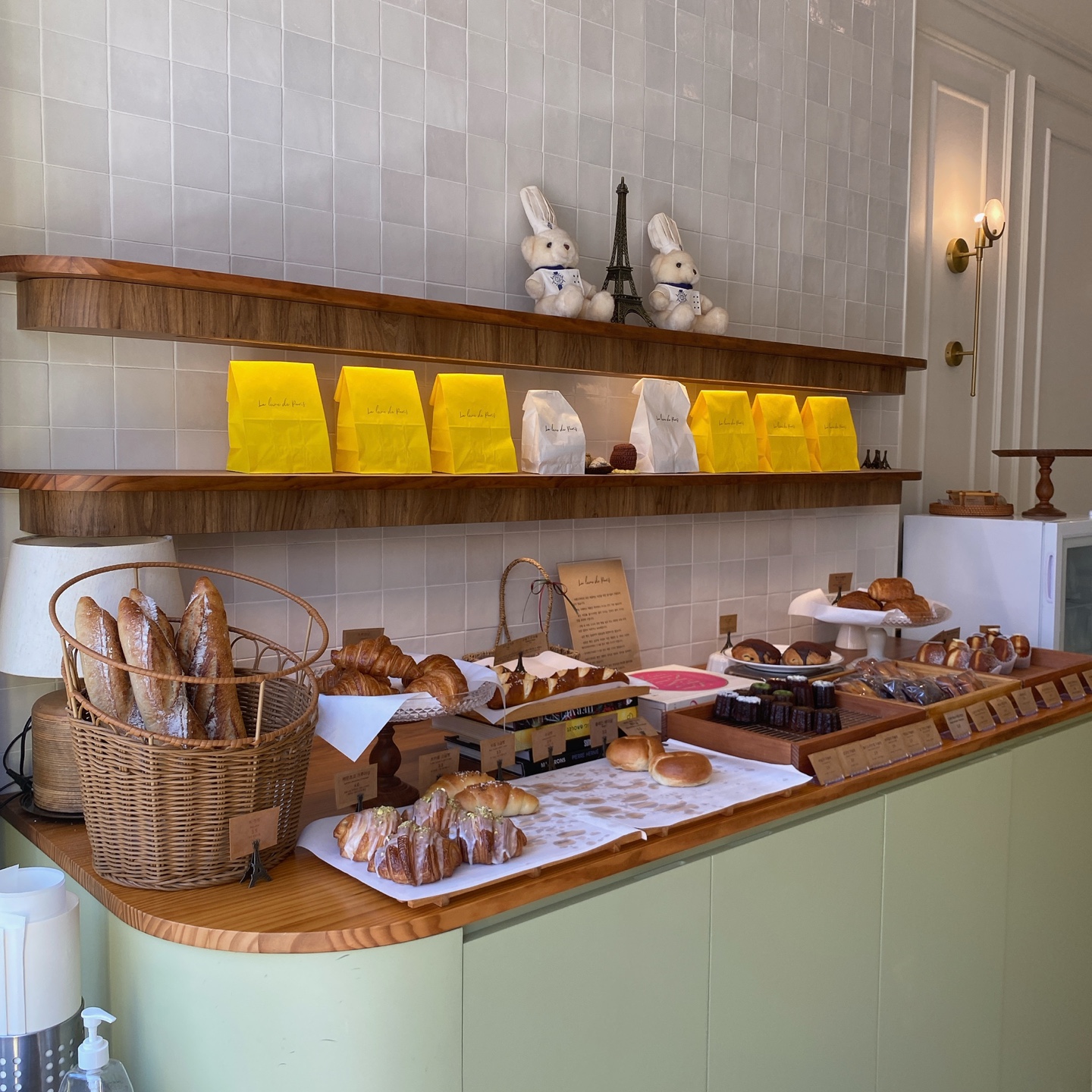 라룬드파리(la lune de paris)카페 경기 화성 동탄 반송동 센트럴파크 주차 베이커리 르꼬르동블루 파티시에 케이크 샌드위치 까눌레