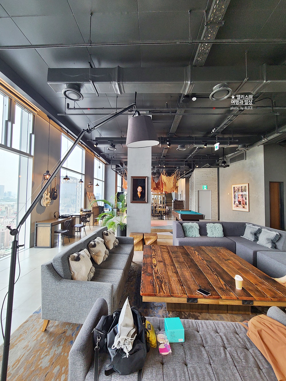 L7 홍대 바이 롯데 루프탑 수영장, 체크인, 블루 루프 라운지 & 비즈니스 센터 후기