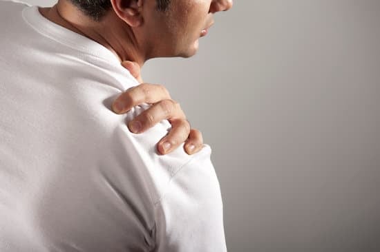 어깨 통증에 사용되는 약물과 관리 방법