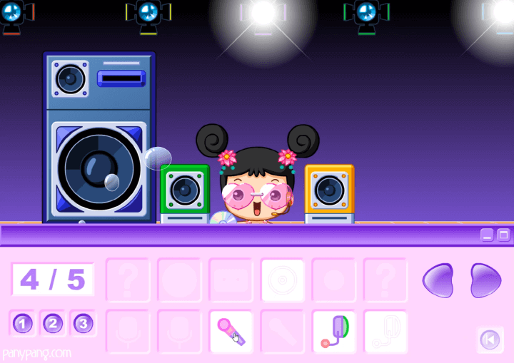 파니팡-뉴옷입히기1-플래시게임-플레이2-파니팡의-가수-무대를-꾸미기-위해-마이크를-선택한-화면