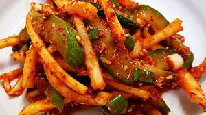 쓴맛을 제거하여 요리한 도라지무침 완성 모습