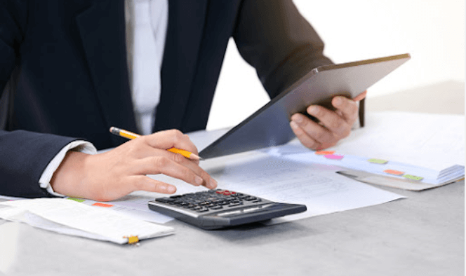 연말정산 간소화자료 동의 절차와 간편인증 서비스 과정을 보여주는 이미지