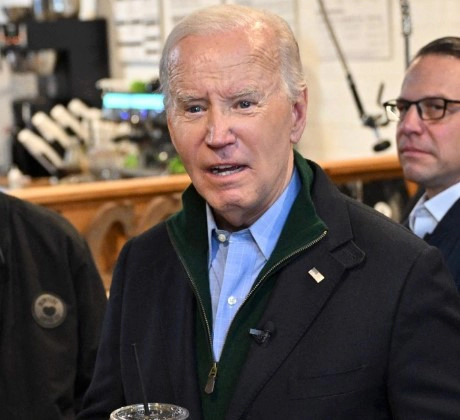 미군 예멘 후티 반군 대규모 폭격 이유