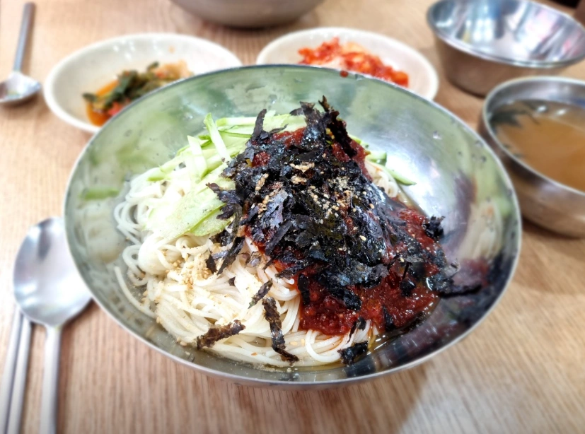 생활의달인 은둔식달 잔치국수계의 평양냉면 &ndash; 서울 국수 맛집 두 곳 정리