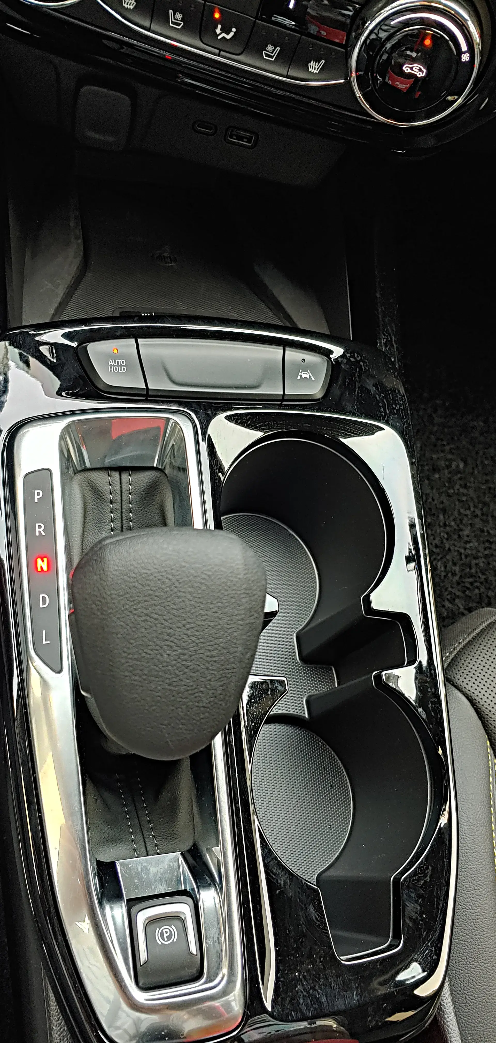 쉐보레 트랙스 크로스오버 내부 및 인테리어