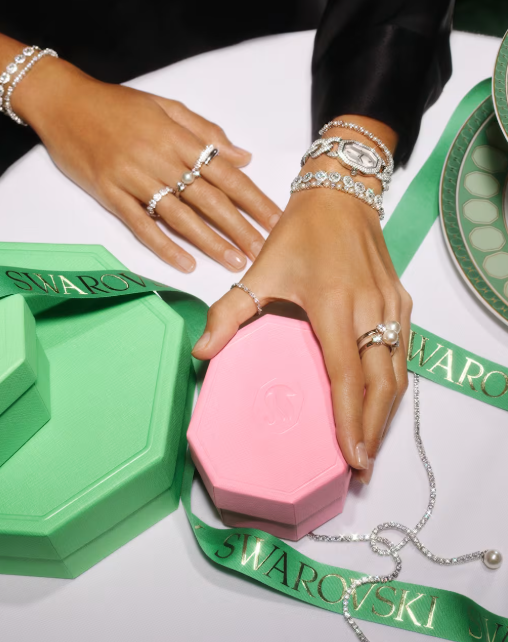 스와로브스키 반지, 보석들