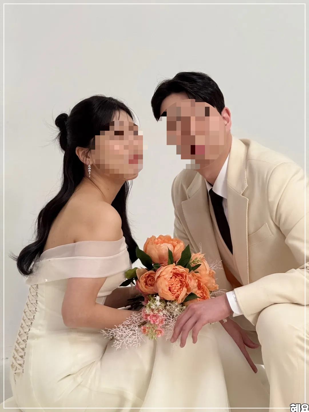 웨딩-촬영-중인-커플의-이미지