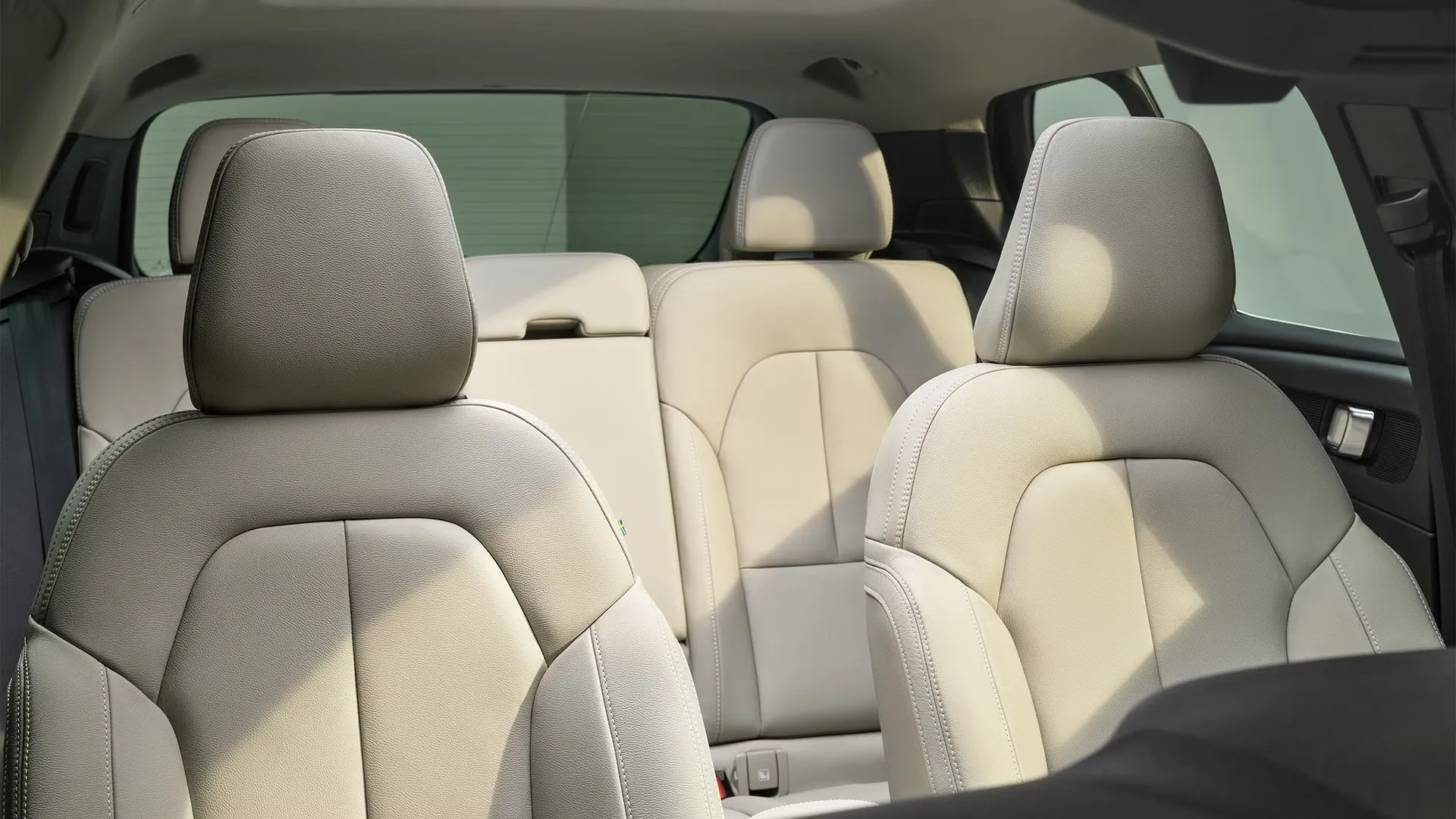 볼보 XC40 이미지